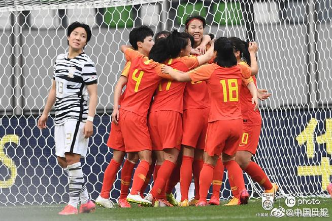 中国女足vs韩国女足入场仪式