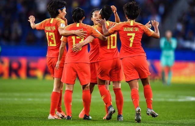 中国女足vs欧洲国足的相关图片