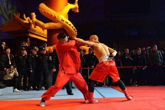 中国民间武术vs美国拳王的相关图片